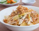 鳥肉のおこわ Xôi xéo ruốc gà(ảnh minh họa)（ベトナム料理SENHONG大久保店）