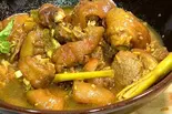 豚すね肉ガランガル煮込み Chân giò nấu giả cầy（ベトナム料理SENHONG大久保店）