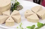 豚肉ハム Giò lụa (1 đĩa 6 miếng)（ベトナム料理SENHONG大久保店）