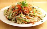 骨抜き鳥モミジサラダ Nộm chân gà rút xương（ベトナム料理SENHONG大久保店）