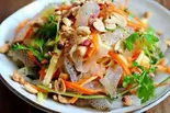 クラゲ入りサラダ Nộm sứa（ベトナム料理SENHONG大久保店）