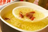 枸杞子入り粟粥 黒砂糖味(红糖枸杞小米粥)（胡桃李小籠館東口店）