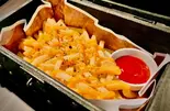 ポテトフリット~レッドチェダーソース~（海賊レストラン BARATIE）