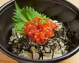 いくら丼（鮨 月のね 心斎橋本店）