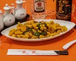 鶏肉と四川唐辛子炒め（四川・広東料理 貴麗）
