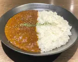 欧風ポークカレー（カフェ ヤスクーカ）