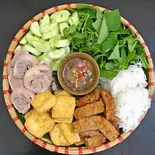 豆ブンとエビペースト( bún đậu mẹt )（SHINSEKAIYAKINIKU）