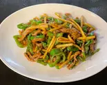 牛肉とピーマン炒め(中華小皿料理 美食苑)