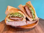 【当店人気No3】ポークカツサンドイッチ（HIBANA Cafe＆Bar）