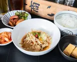 ぷりぷりホルモンもやし炒め 弁当Offal Stir-Fry with Vegetables(焼焼きんぐ)