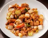 鶏肉とカシューナッツ炒め丼（スマート中華＆絶品マーラータン 浦和市場店）