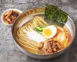 韓国チョル冷麺(白)牛すじ増量（薬院松葉）