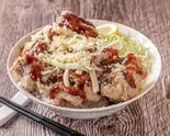 メガ盛りヤンニョムチーズからあげ丼（【めちゃくちゃ旨い‼】メガ盛りからあげ丼 まんぞく屋 松陰神社前店）