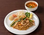 パッタイ+ミニトムヤムクンセット（ソイアーリータイ料理両国店）