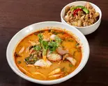 トムヤムラーメン+ミニガパオ（ソイアーリータイ料理両国店）