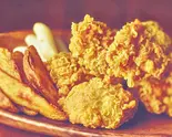 ペダルチキン「フライドチキン」「骨無し」大根ピクルス・お餅・ポテト付き PEDARL CRISPY HONEY MUSTARD CHICKEN（カントンの思い出ペダルチキン西国分寺）