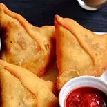 サモサ Samosa(2P)（POKAHARAGURUNGKITCHEN）