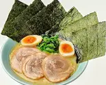 デラックス味吉ラーメン（横濱とんこつ 味吉家）