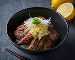 【こってり気分におすすめ!】チーズ牛タン丼(ご飯と牛タンと。 曙店)