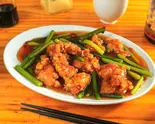 ニンニクの芽と鶏肉の炒め Garlic Sprout & Chicken Stir-Fry(Heaven's kitchen 玲音)