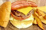 自家製燻製ベーコンチーズバーガー（＆BURGER.）