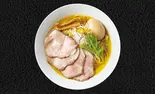 特製 鶏塩らーめん（麺処ぐり虎 大阪なんばスカイオ店）