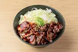 カルビ・ハラミ丼（尼崎肉劇場）