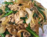 スタミナ丼(肉とニラの玉ねぎ炒め)（中華料理 八龍）