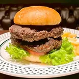 【圧倒的人気No1】SSバーガー-SS Burger-(お肉300g)（scheinensteakhouse）