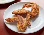 手羽先の揚げ物（北京家庭菜 府中店）