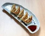 黒豚餃子(5個)（生わんたんらぁめん専門店 赤黄緑）
