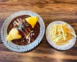 国産牛筋のデミグラスソース+フレンチフライ（Bistro ＆ Cafe Lamp）