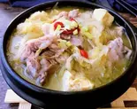 スペアリブと漬け白菜豆腐(排骨酸菜冻豆腐锅)（寛窄巷子 カンザイシャンズ 蒲田店）