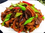 ピーマンと豚もも肉炒め(青椒炒猪肘肉)（寛窄巷子 カンザイシャンズ 蒲田店）