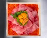 ま・い・う薔薇丼（みらい水産【生本まぐろ店】）