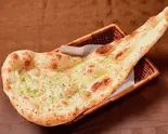 ガーリックナン Garlic Naan(ゴルカキッチン)