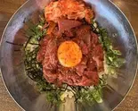 【人気No.3】炙りユッケ風ビビンバ（焼肉丼、冷麺 きんちゃんち）