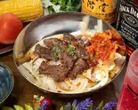 【人気メニュー】伝説のハラミ丼(キムチ入り)（焼肉丼、冷麺 きんちゃんち）