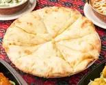 チーズナン/Cheese Naan(ヒマラヤダイニング&バー)