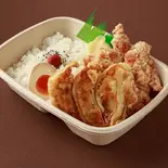 蔵之介の「合盛り弁当」（五穀みそらーめん 味噌屋蔵之介 朝霞田島店）