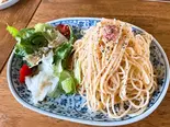 グラス牛のバター香る明太パスタとミニサラダセット（ペンギンカフェ）