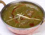 ほうれん草マトン(ラム肉) カレー Spinach Mutton Curry(アジアンスパイシーレストラン&バー マイティー)