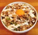 チーズにんにく醤油豚丼 並盛りなのにお肉200g CheeseNinniku(Garic)SyoyuButadon200g（MALiKA）