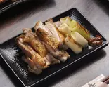 ももねぎ焼き Thigh & Green Onion Grill(朝引き若鶏・朝獲れ鮮魚 粋)