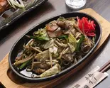 東村山 黒焼きそば Black Yakisoba(朝引き若鶏・朝獲れ鮮魚 粋)