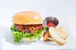 Salsa Burger サルサバーガー(フレンチフライドポテト付き)(Hawaiian Diner Ohana)