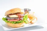 Hawaiian Burgerハワイアンバーガー(フレンチフライドポテト付き)(Hawaiian Diner Ohana)