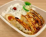 蔵之介の「肉汁焼餃子弁当」（味噌屋蔵之介 根岸駅前店）