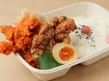 蔵之介の「三色入でっから弁当」（味噌屋蔵之介 根岸駅前店）