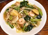 あんかけ焼きそば・伊右衛門または綾鷹の緑茶付き(喫茶 ラタン)